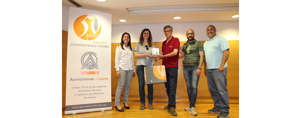 Dos colegiados de Alicante y Córdoba, ganadores de nuestro distanciómetro láser
