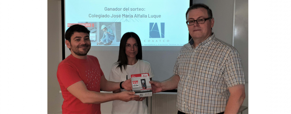 COAAT Córdoba entrega el premio del sorteo de Activatie