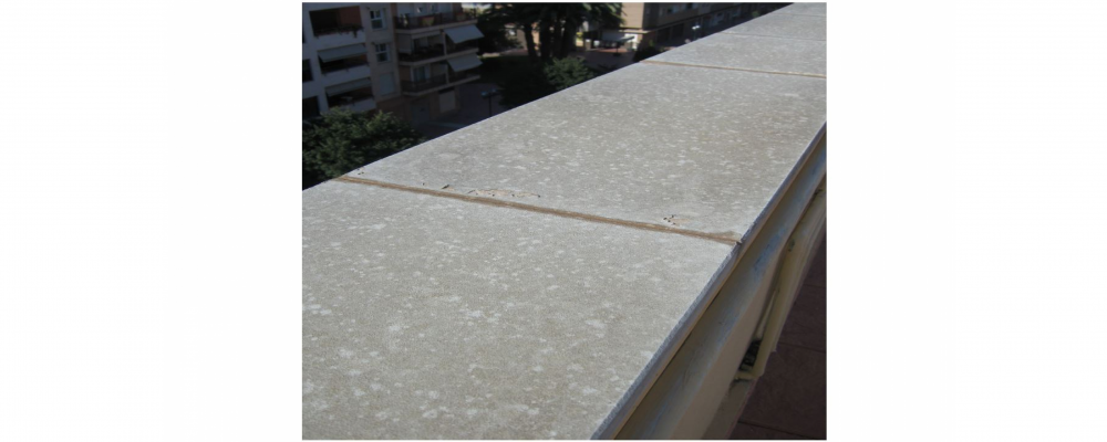 Conservación y mantenimiento. Elementos de cubrición de antepechos en edificios: El caso de las humedades y filtraciones en albardillas y cubremuros de antepechos.