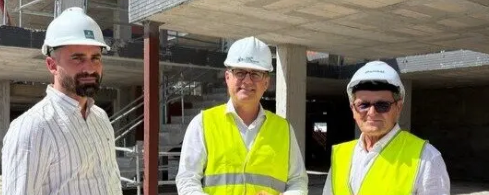 El Colegio acuerda con Frecom un servicio de asesoramiento a las empresas para reforzar la prevención frente al calor en las obras