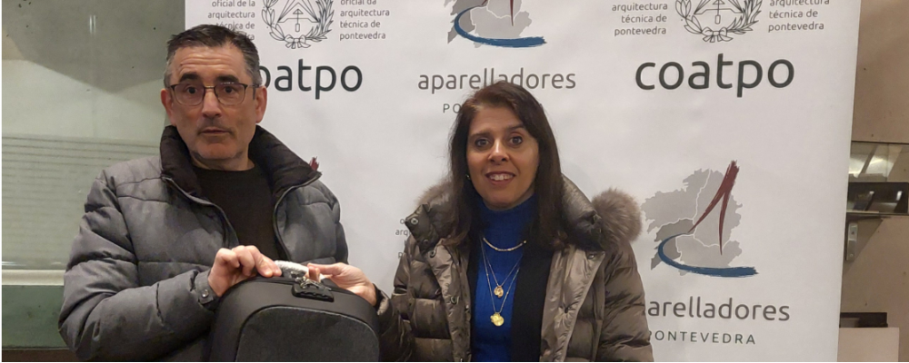  Entrega de premio al colegiado de Pontevedra, ganador del sorteo por responder la encuesta anual de Activatie